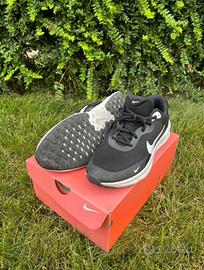 Nike Revolution 7