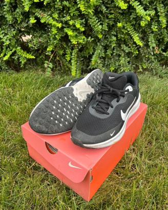 Nike Revolution 7