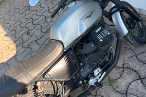 Moto Guzzi V7 Rough