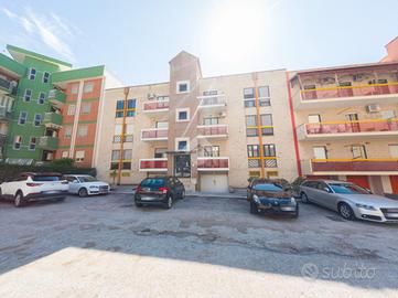 4 LOCALI A MANFREDONIA