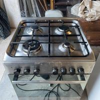 CUCINA A GAS CON FORNO ELETTRICO TERMO VENTILATO