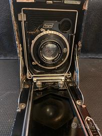 Vecchia fotocamera Nagel 30