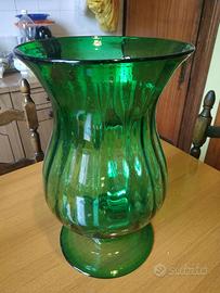 vaso in vetro soffiato di murano