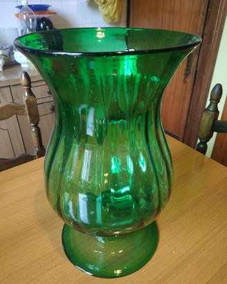 vaso in vetro soffiato di murano