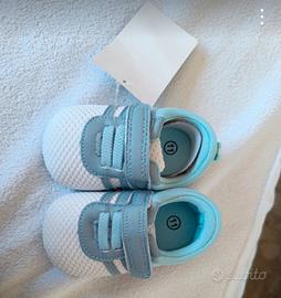 Scarpine neonato