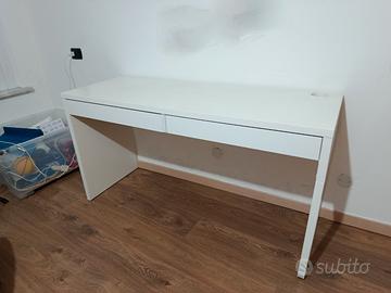 Scrivania bianca Ikea 