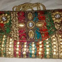 pochette etnica ricamata 