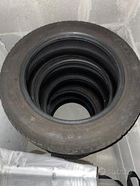 4 pneumatici Invernali  185/60 R15 88T KUMHO