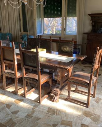 Tavolo stile Rinascimento Fiorentino con 8 sedie