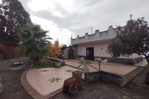 Attività / Licenza di 152 m² con 3 locali a Scalea