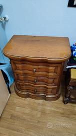 Coppia comodini in legno massello stile classico –