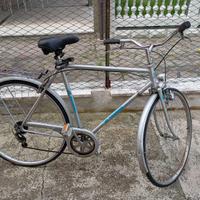 2 biciclette da uomo ( 1 bianchi c.leva)