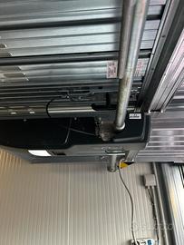 Porta basculante garage motorizzata