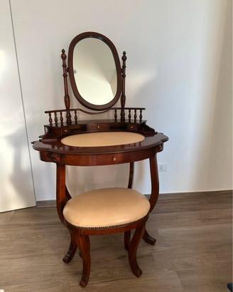 toeletta elegante vintage in legno massello
