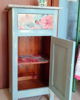 comodino della nonna shabby chic
