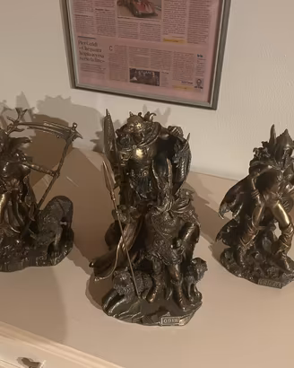 Statue dei mitologia nordica