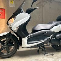 Yamaha X-Max 250 ABS