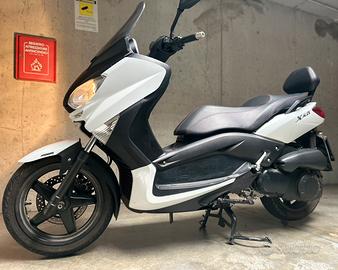 Yamaha X-Max 250 ABS