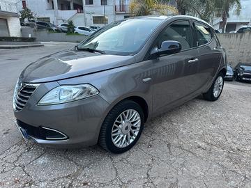 Lancia Ypsilon 1.2 69 CV 5 porte solo 96000km