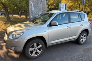 TOYOTA RAV  4  (2007 buone condizioni)