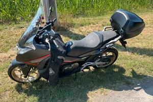 Honda integra 750 DCTsportS 2014 travel Acrapovic