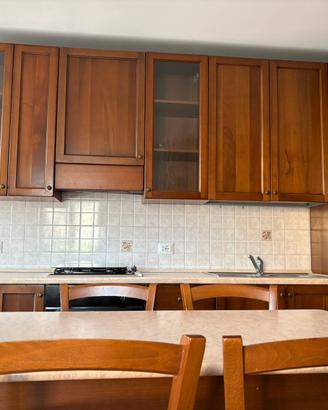 Cucina completa  + elettrodomestici e tavolo