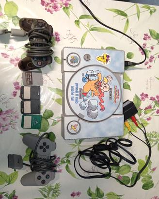 Playstation 1 con joystick, 4 memory card e giochi