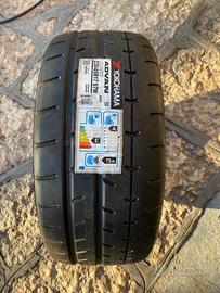 4 Gomme yokohama 235/45 17”