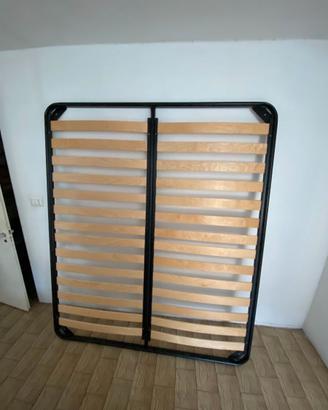 Letto matrimoniale con rete a doghe