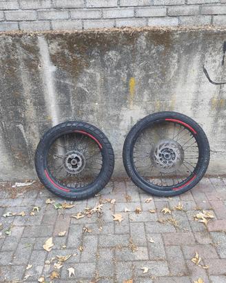 gomme nuove con dischi dei freni