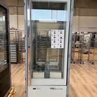 Vetrina esposizione verticale ISA Cristal Tower