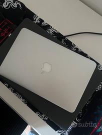 MacBook Air 11” (Early 2014)