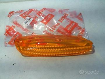 VETRO INDICATORE DIREZIONE POSTERIORE DX APRILIA R