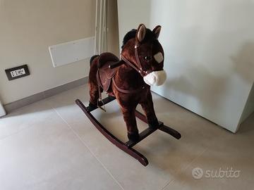 Cavallo a dondolo