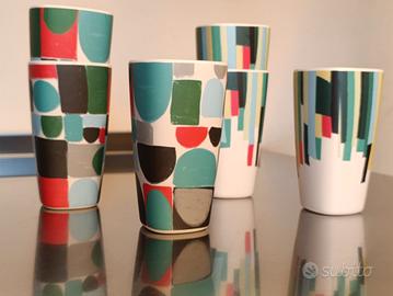 Sei 6 bicchieri plastica design moderno e colorato