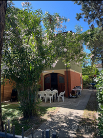 Appartamento climatizzato in villetta con giardino