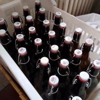 bottiglie di vetro per birra o salsa 