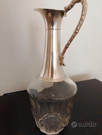 caraffa in metallo e vetro