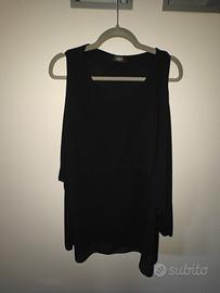 Top nero a strati con spalle scoperte
