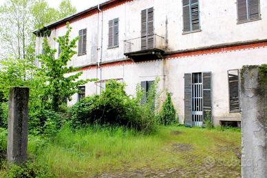 Casa indipendente di 470 m² con più di 5 locali e 