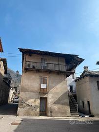 Brossasco - Casa in centro da ristrutturare