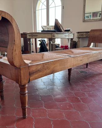 Seduta/Daybed antico in legno e paglia intrecciata