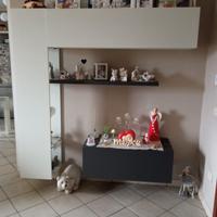 parete attrezzata più ingresso 