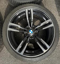 Kit cerchi e gomme da 19 BMW M sport originali