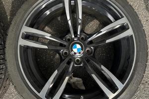Kit cerchi e gomme da 19 BMW M sport originali