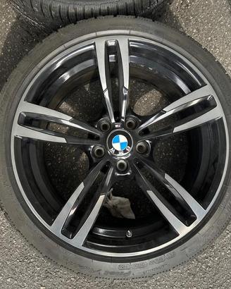 Kit cerchi e gomme da 19 BMW M sport originali