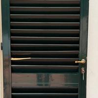 persiana una anta molto grande usata