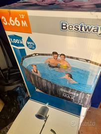 Piscina esterna rotonda