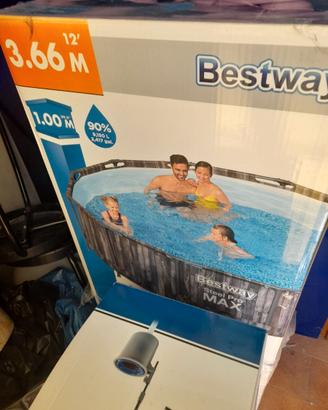 Piscina esterna rotonda