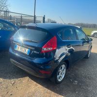 FORD FIESTA GPL titanium